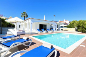 Villa Namora - Private Swimming pool & Hot Jacuzzi